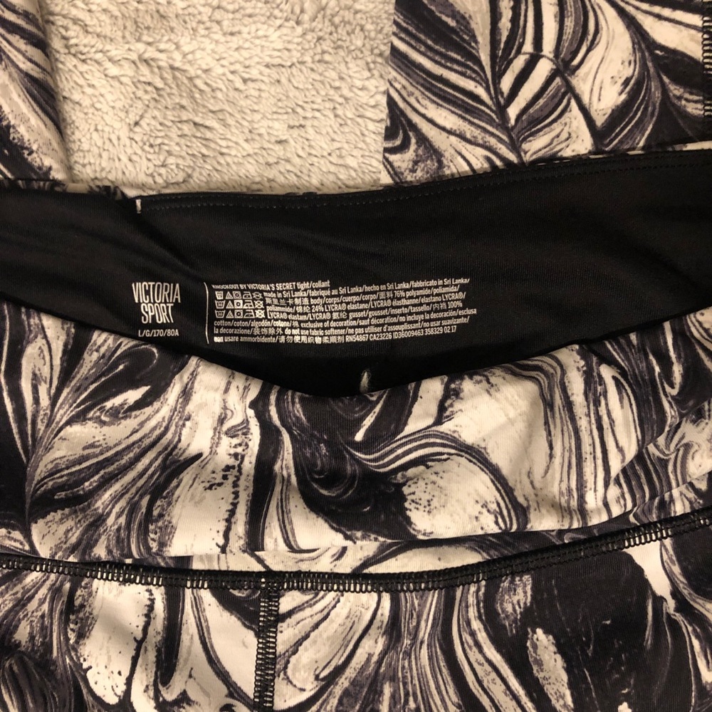 Victoria’s Secret marble leggings